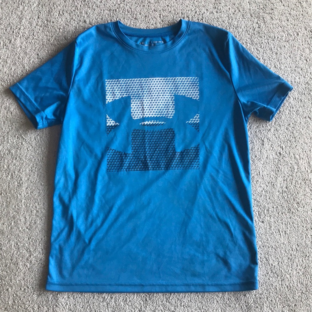 Under Armour tshirt